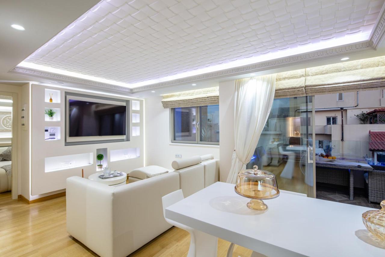 De President Suite, Demani President